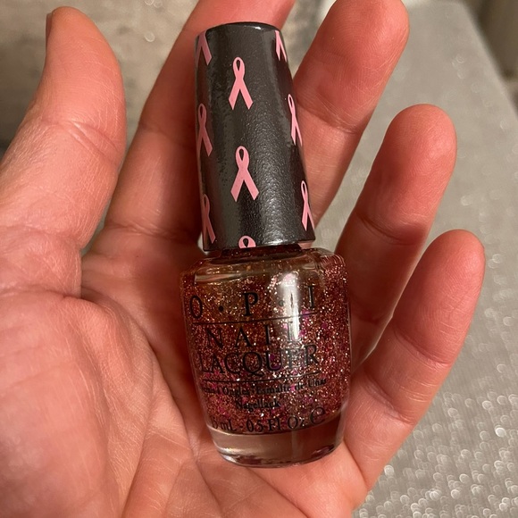 Beautiful glittered nail polish. - Picture 6 of 8